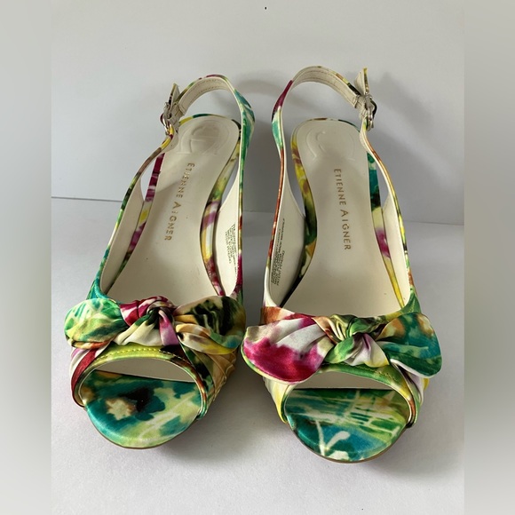 Etienne Aigner Women’s Peep Toe Slingback Heels, Size 7M, Floral Fabric. - Picture 2 of 7